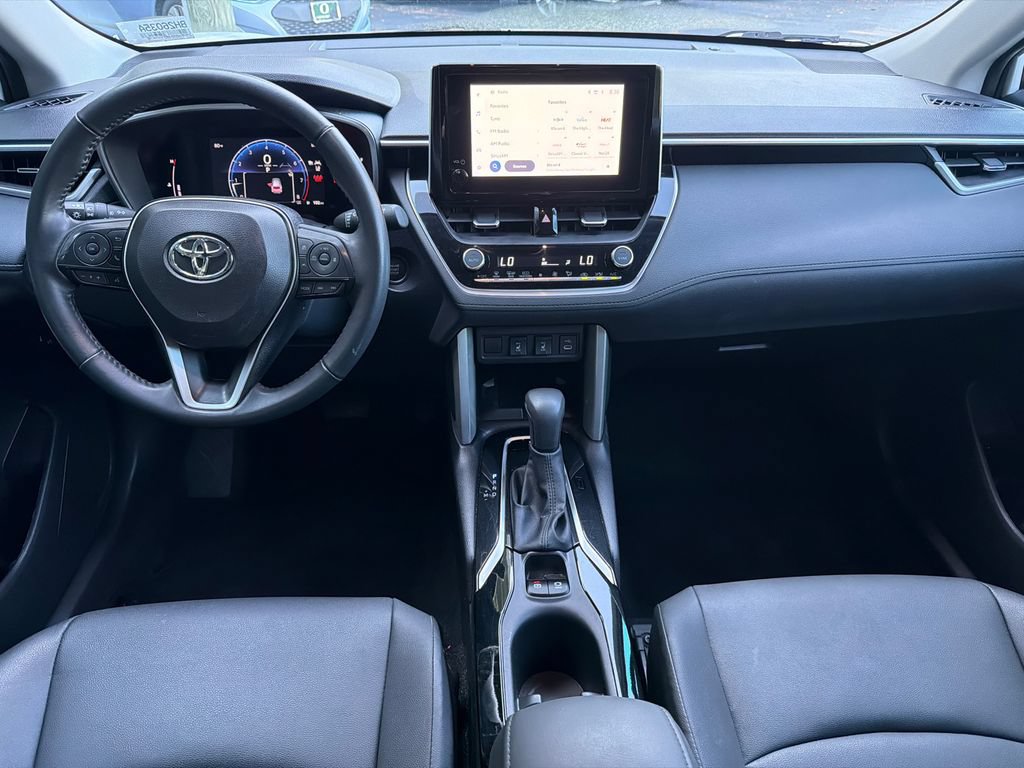 Used 2024 Toyota Corolla Cross XLE FWD image 22