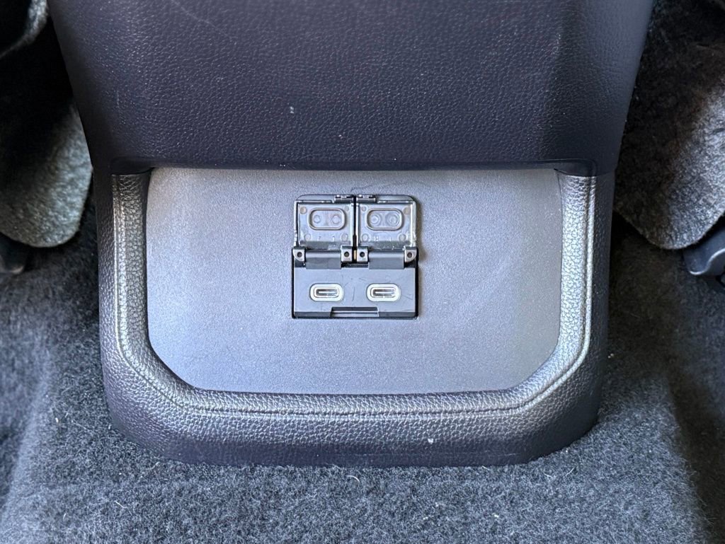 Certified 2025 Toyota Highlander XLE image 11