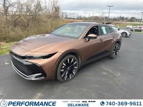 Used 2025 Toyota Crown Platinum image 1