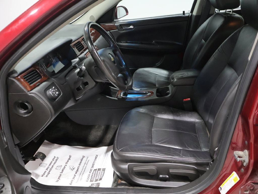 Used 2011 Chevrolet Impala LT w/ Luxury Edition Package FWD image 4