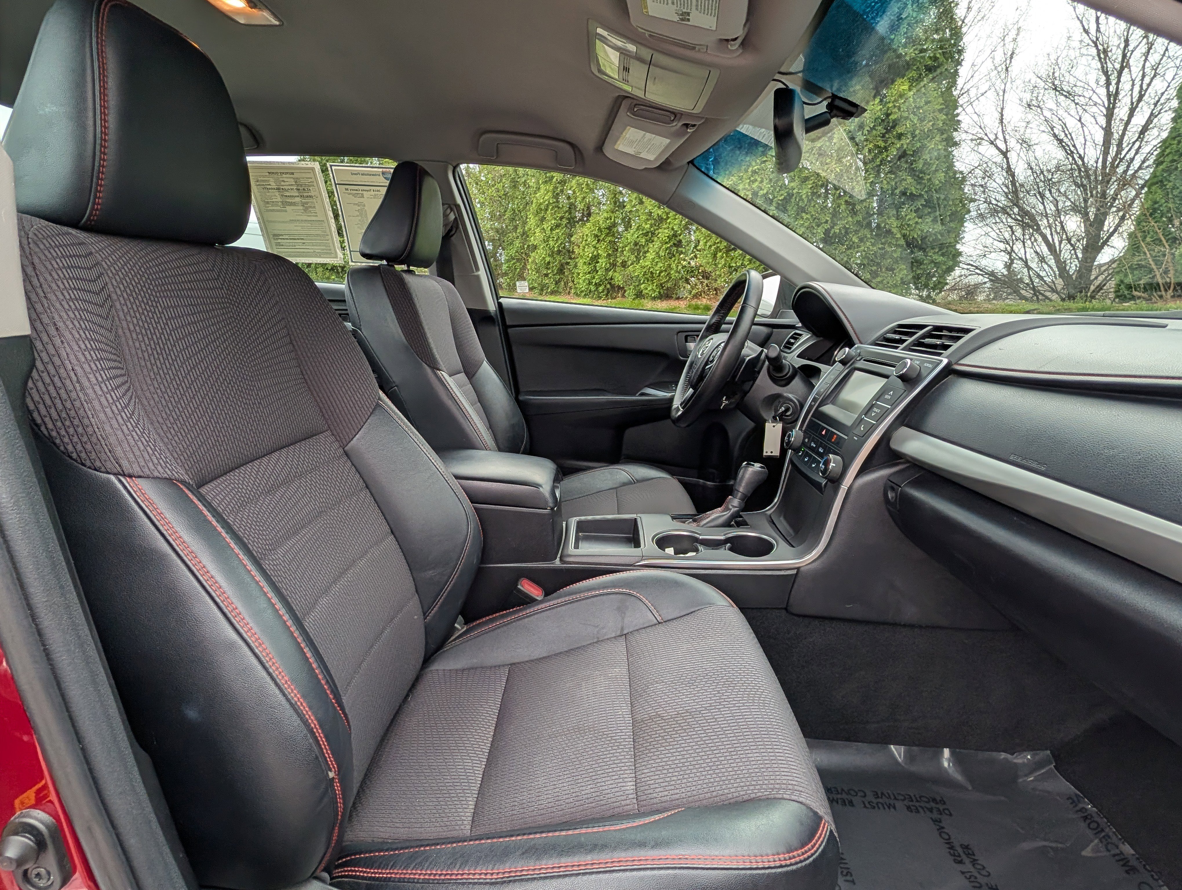 Used 2016 Toyota Camry SE FWD image 12
