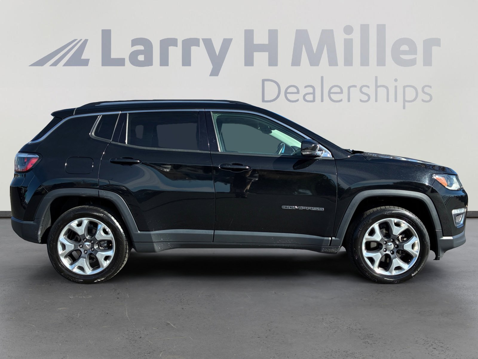 Used 2018 Jeep Compass Limited w/ Navigation Group image 6