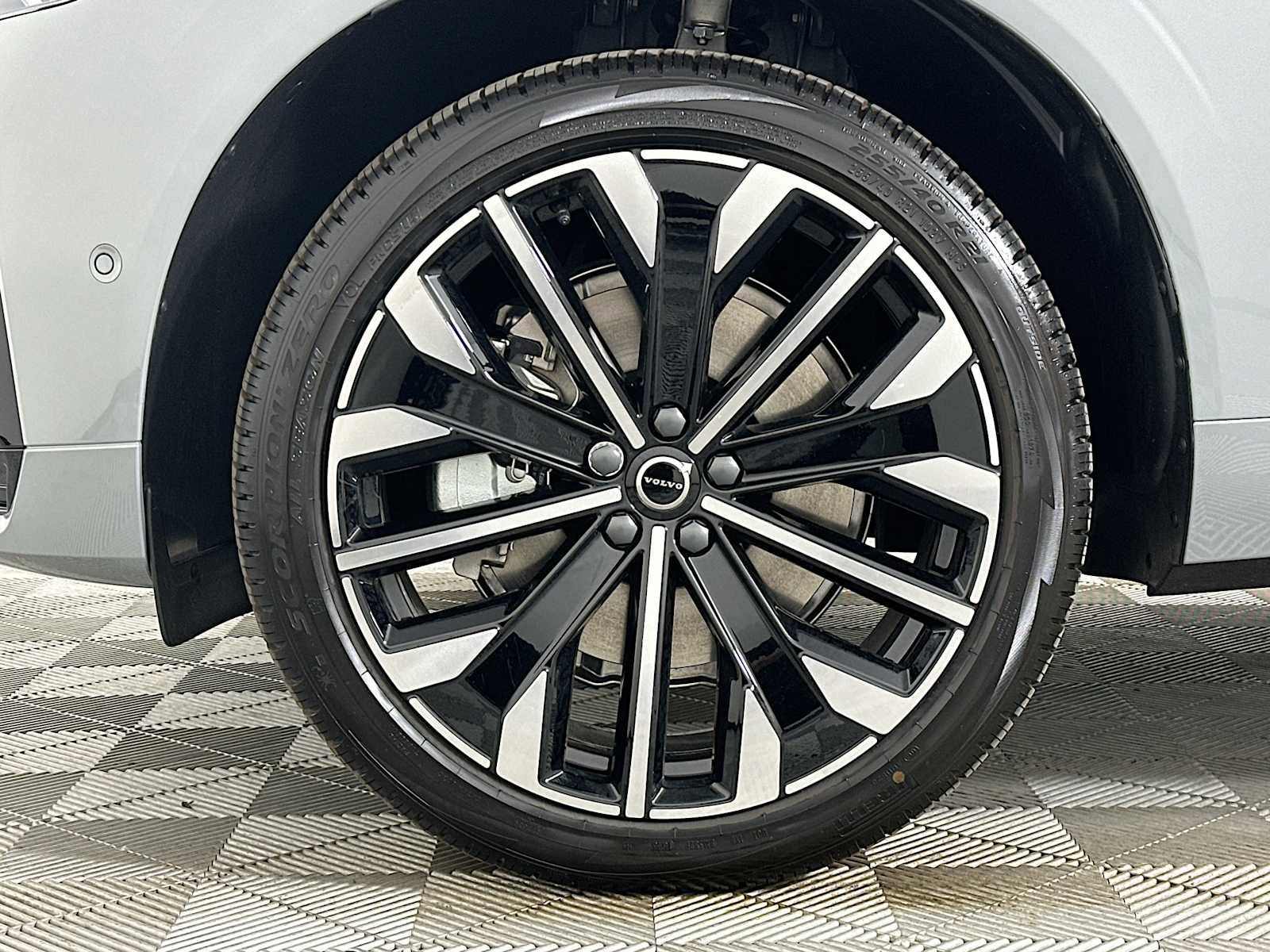New 2026 Volvo XC60 T8 Ultra w/ Protection Package Premier image 29