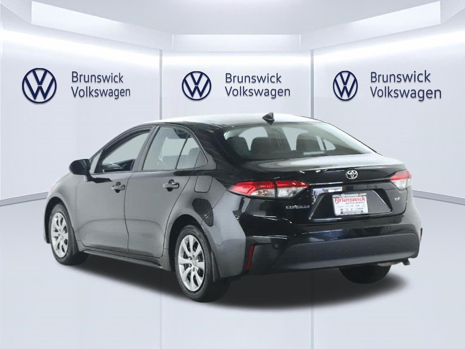 Certified 2025 Toyota Corolla LE FWD image 38