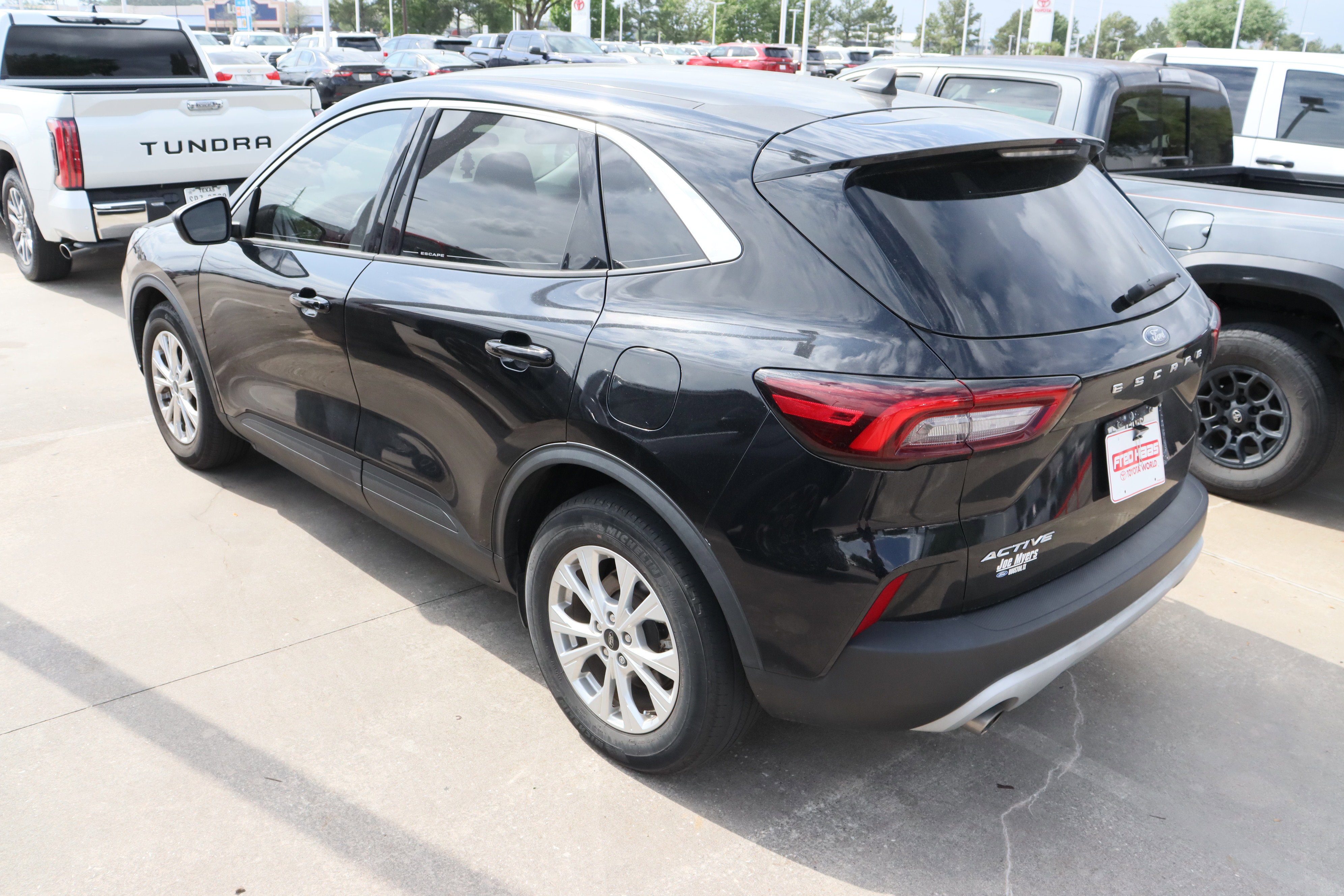 Used 2023 Ford Escape Active image 8