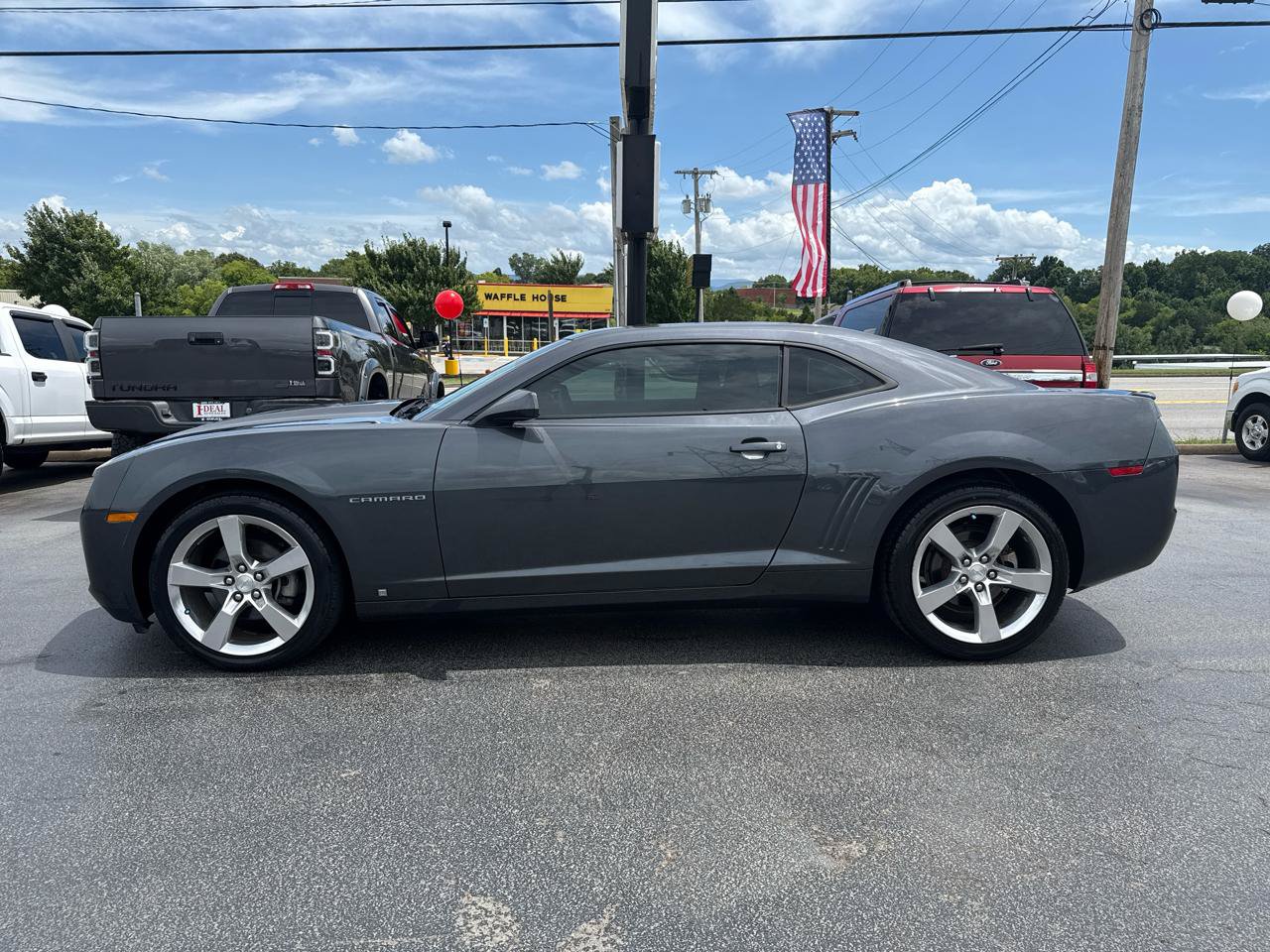 Used 2010 Chevrolet Camaro LT RWD image 2