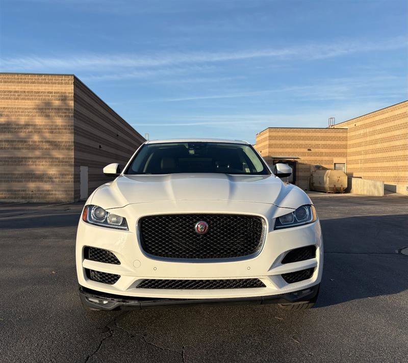 Used 2020 Jaguar F-PACE 25T image 9