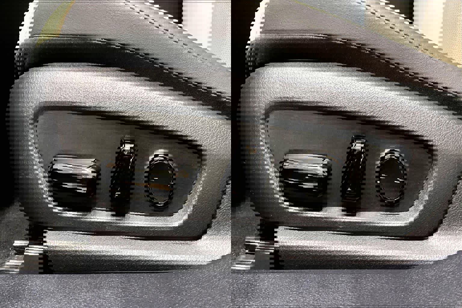 Used 2025 Lexus ES 300h w/ Premium Package image 34