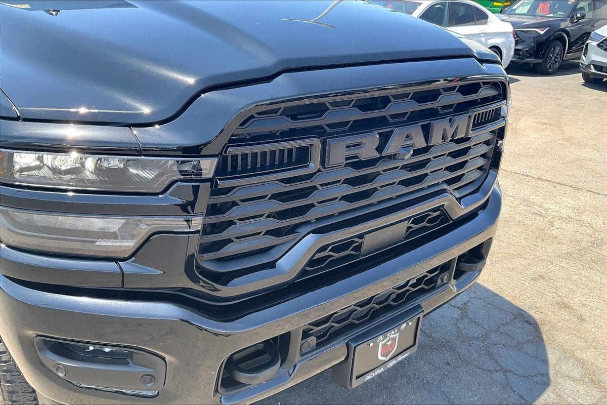 Used 2025 RAM 2500 Big Horn AWD/4WD image 28