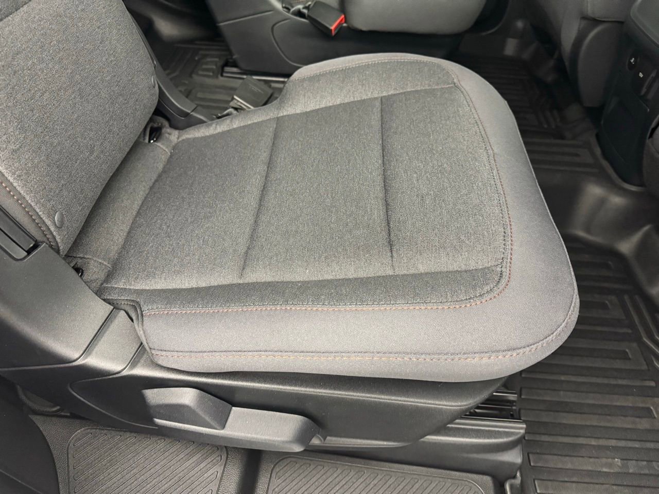 Used 2026 Ford Explorer Active RWD image 32