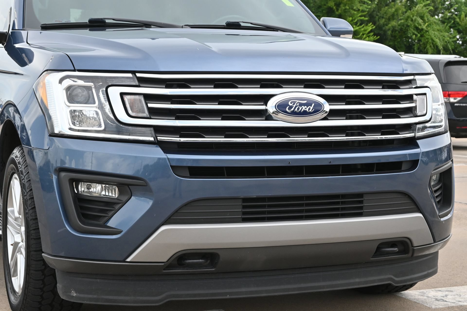 Used 2020 Ford Expedition XLT w/ Equipment Group 202A AWD/4WD image 29
