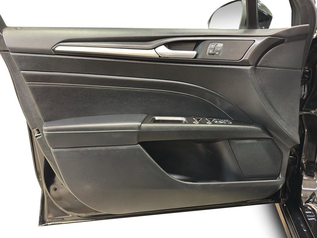 Used 2018 Ford Fusion Titanium AWD/4WD image 13