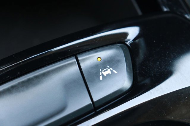 Used 2025 Chevrolet Trax LT image 16