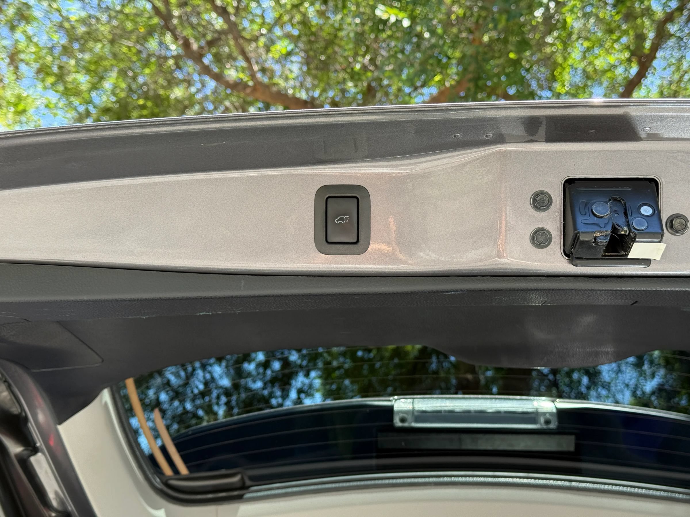 Used 2019 Toyota Highlander SE FWD image 33