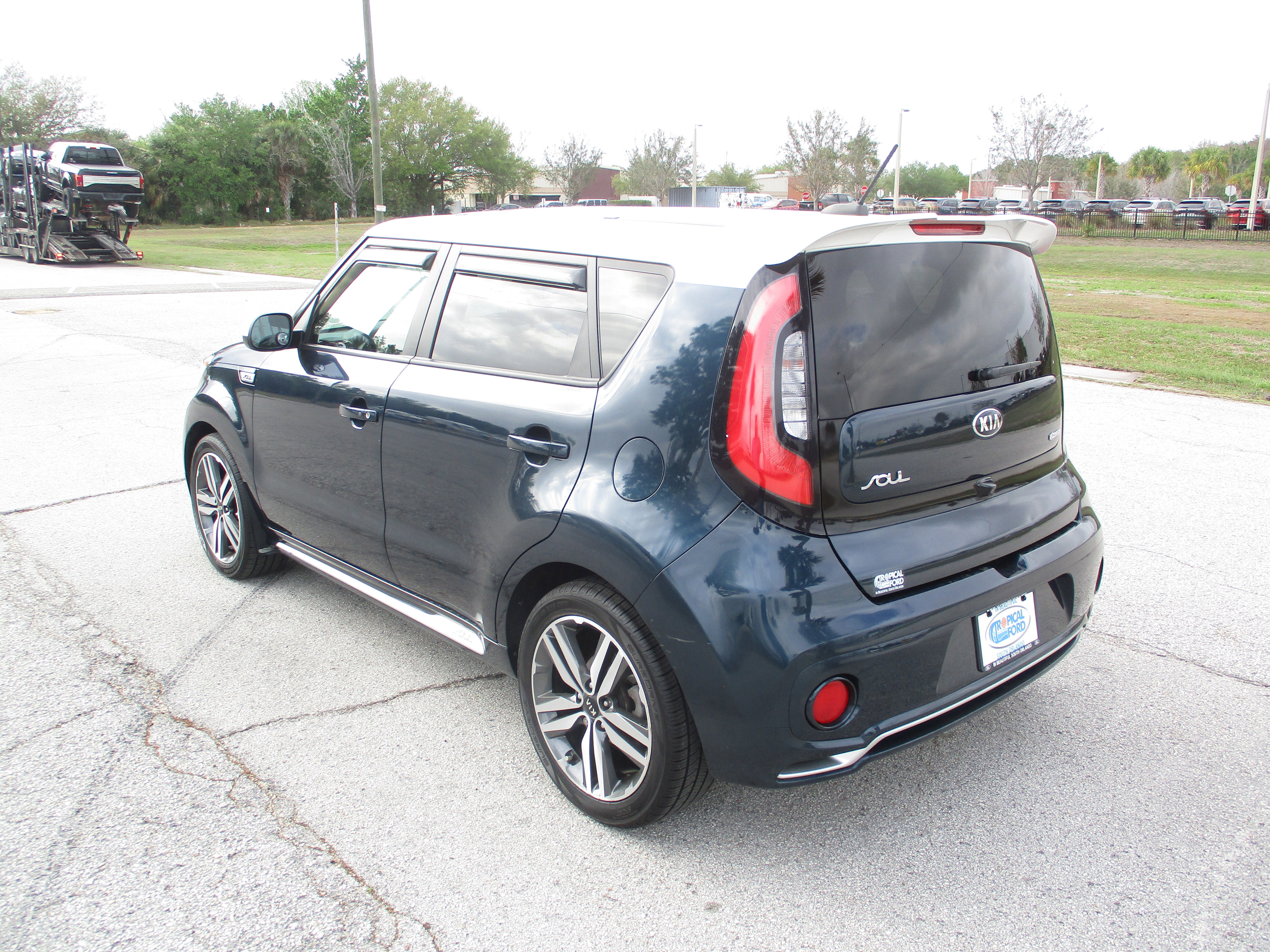 Used 2018 Kia Soul + image 5