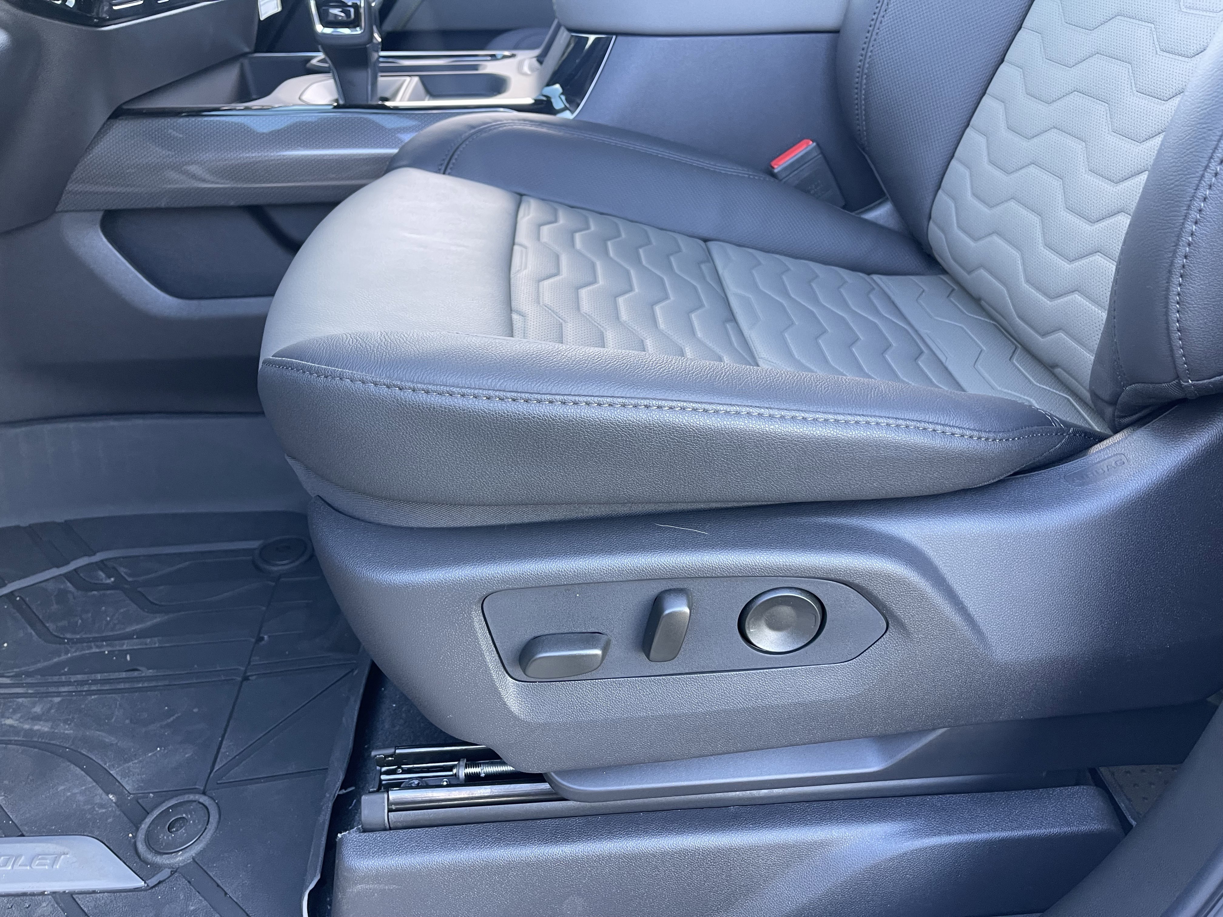 New 2026 Chevrolet Silverado 1500 ZR2 image 15