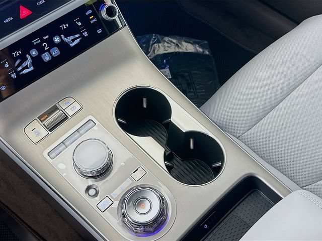 Certified 2026 Genesis GV70 2.5T Advanced AWD/4WD image 15