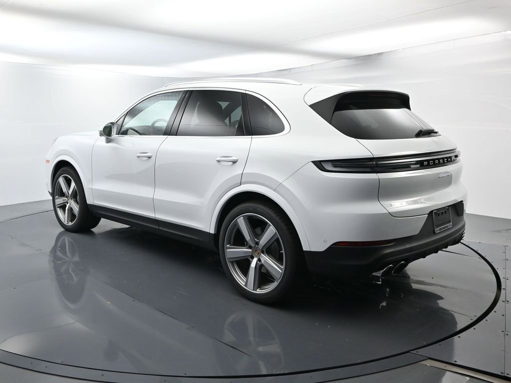 Certified 2025 Porsche Cayenne AWD/4WD image 3