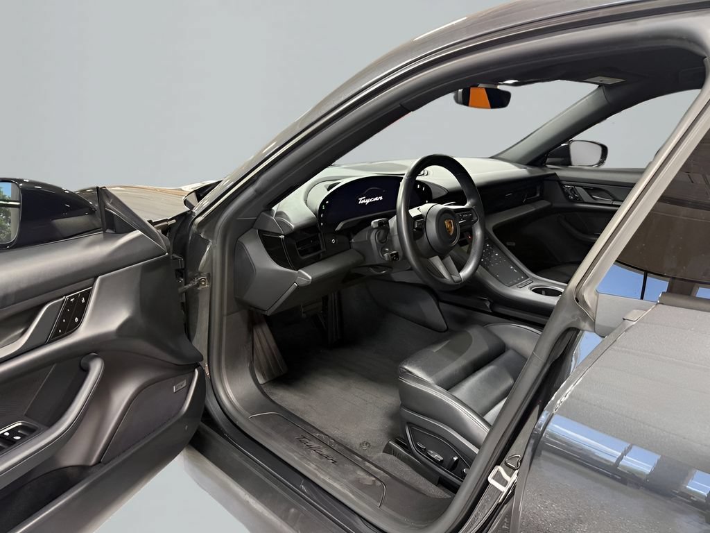 Used 2021 Porsche Taycan RWD image 9