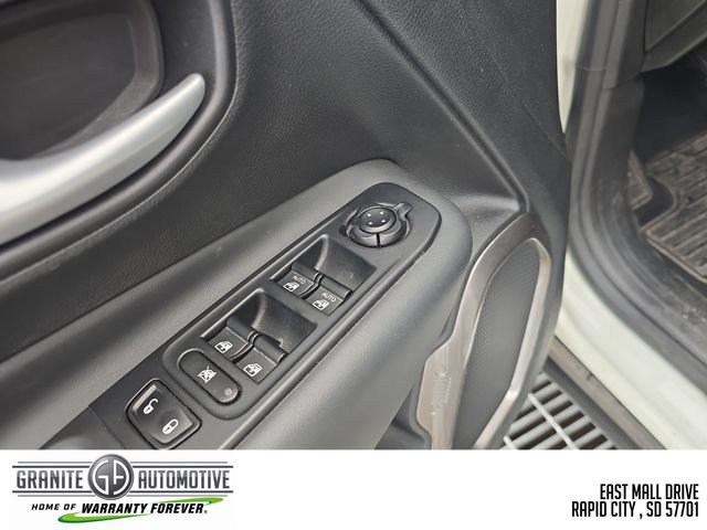 Used 2023 Jeep Renegade Latitude AWD/4WD image 12