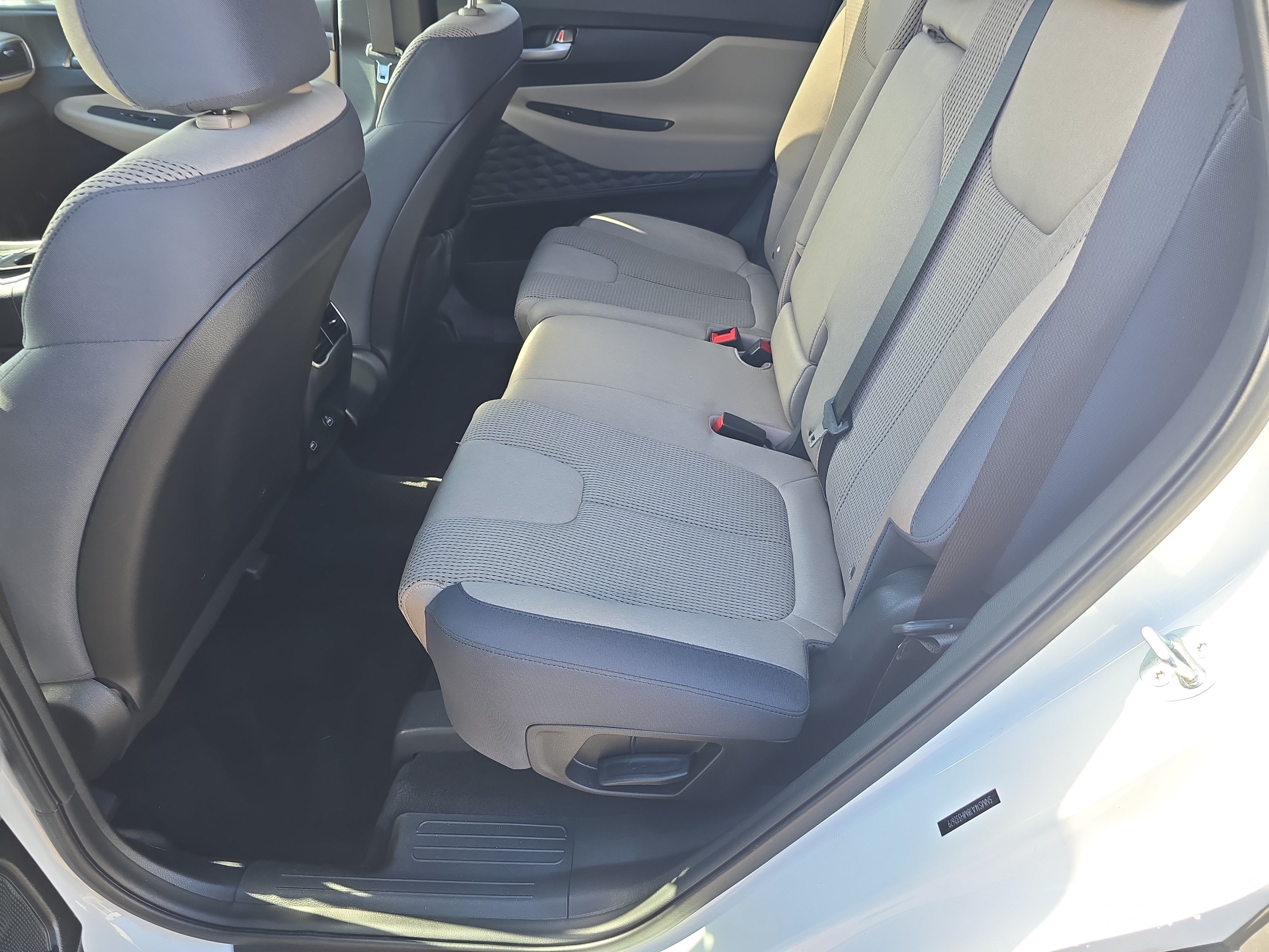 Used 2021 Hyundai Santa Fe SE FWD image 16