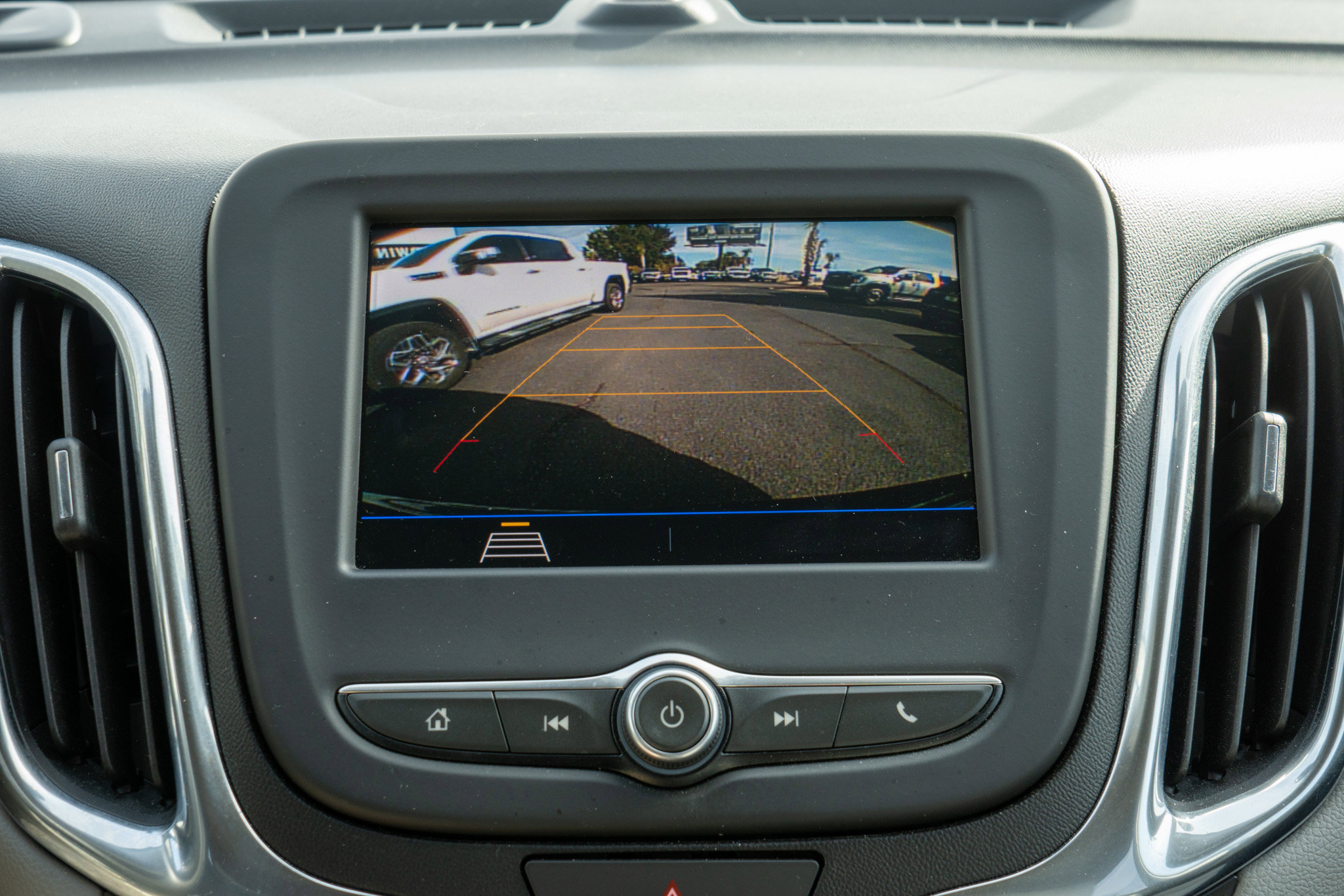 Used 2020 Chevrolet Equinox LT image 17