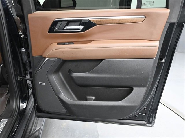 Used 2025 Chevrolet Suburban High Country w/ LPO, Illumination Package image 24