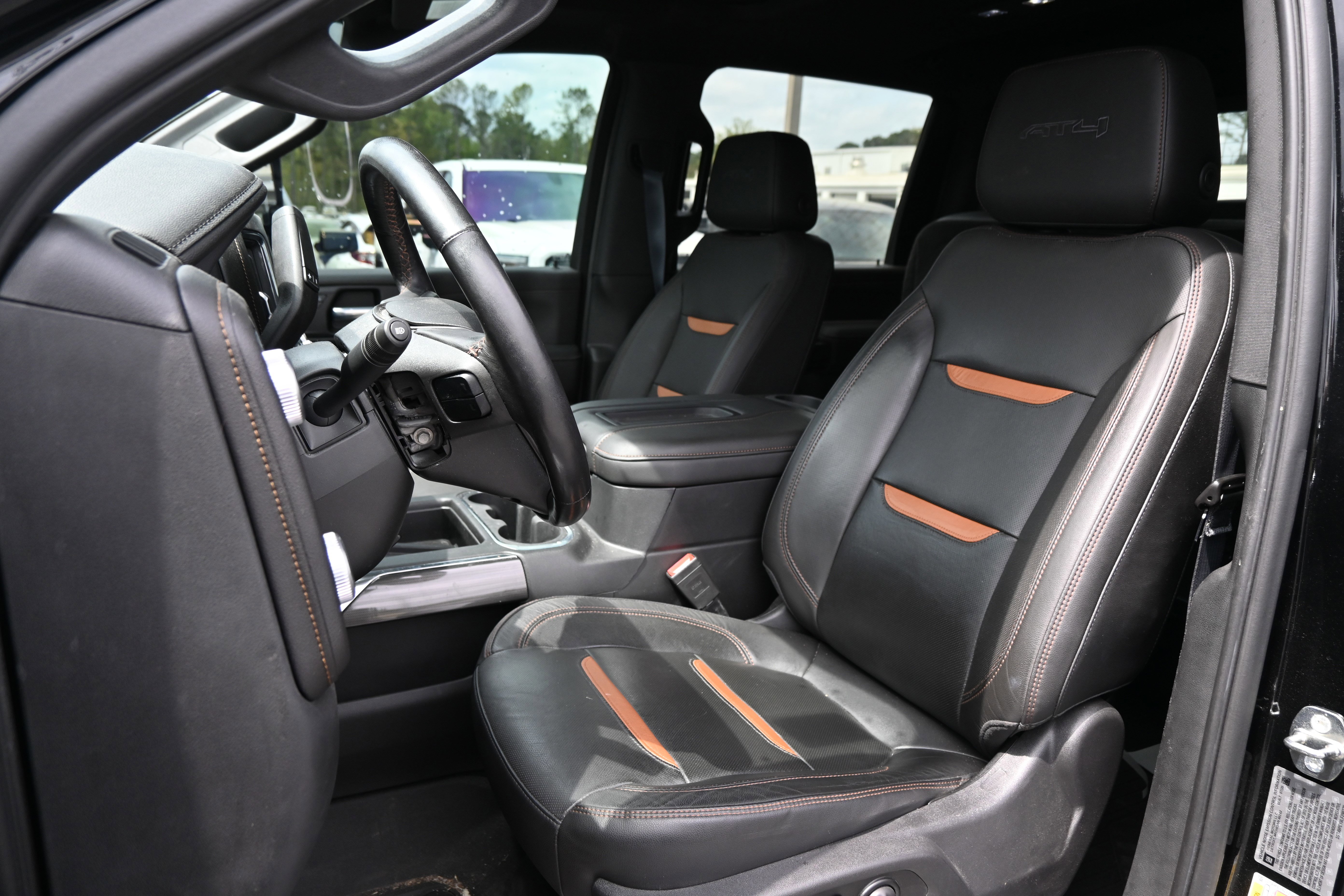 Used 2020 GMC Sierra 2500 AT4 w/ AT4 Premium Package image 6