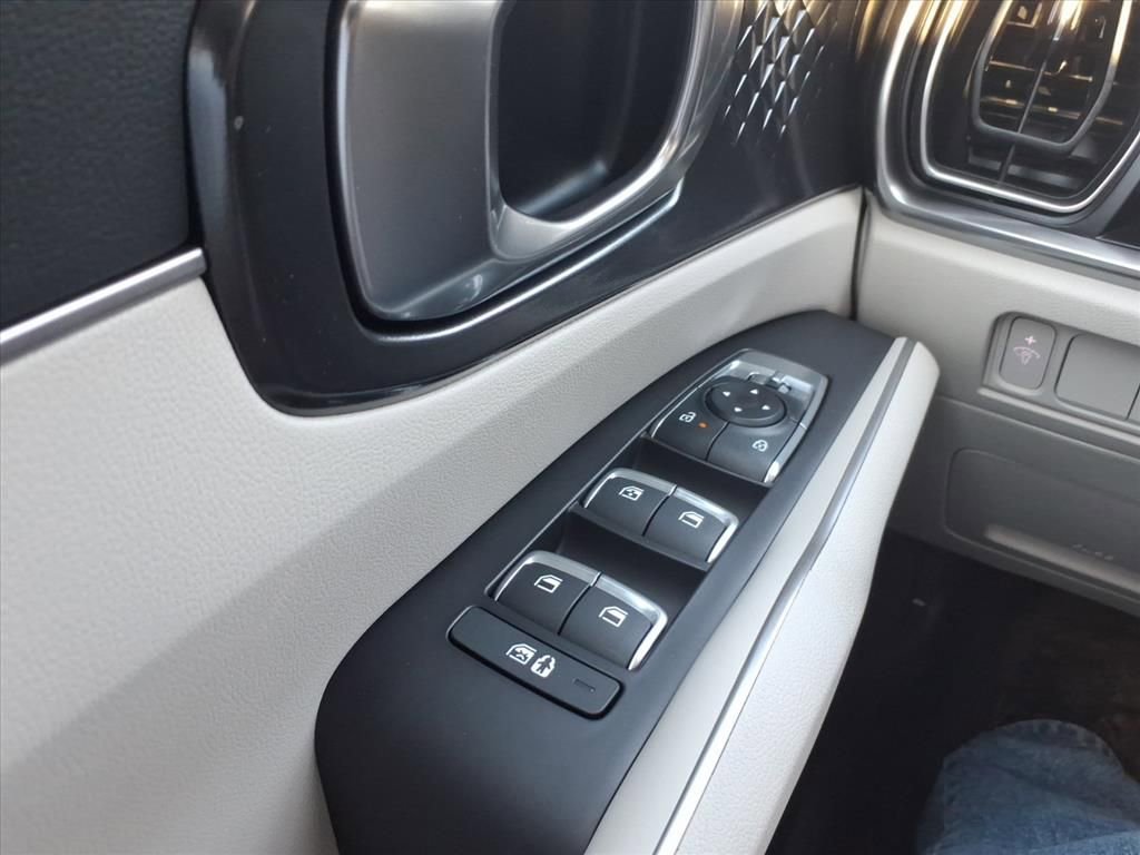 New 2026 Kia Sorento S w/ S Panoramic Sunroof Package FWD image 16