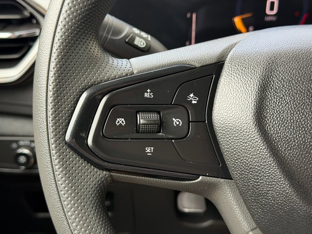 Used 2025 Chevrolet TrailBlazer LT AWD/4WD image 19