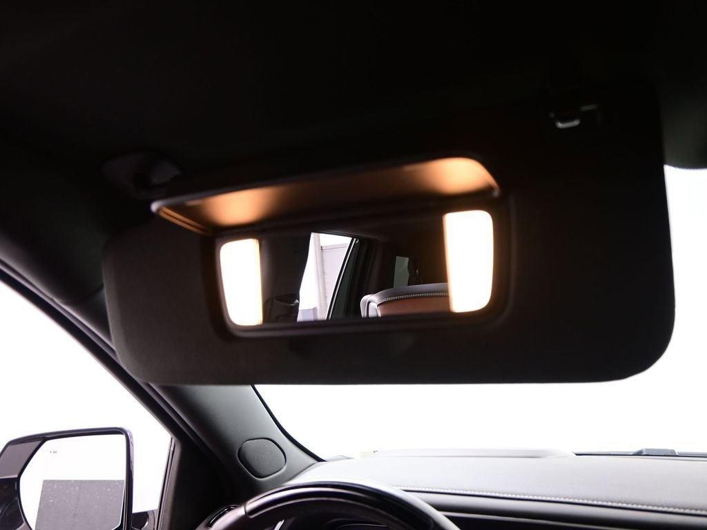 Used 2023 GMC Yukon Denali Ultimate image 29