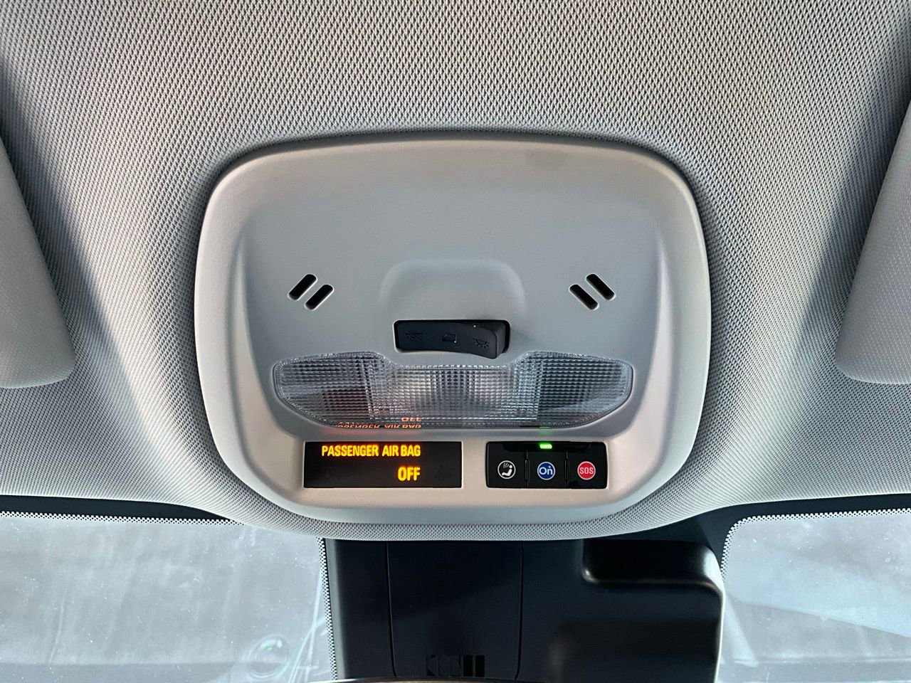 Used 2025 Chevrolet Trax LT FWD image 16