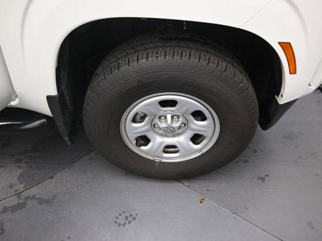 Used 2024 Nissan Frontier S w/ S Utility Package image 26