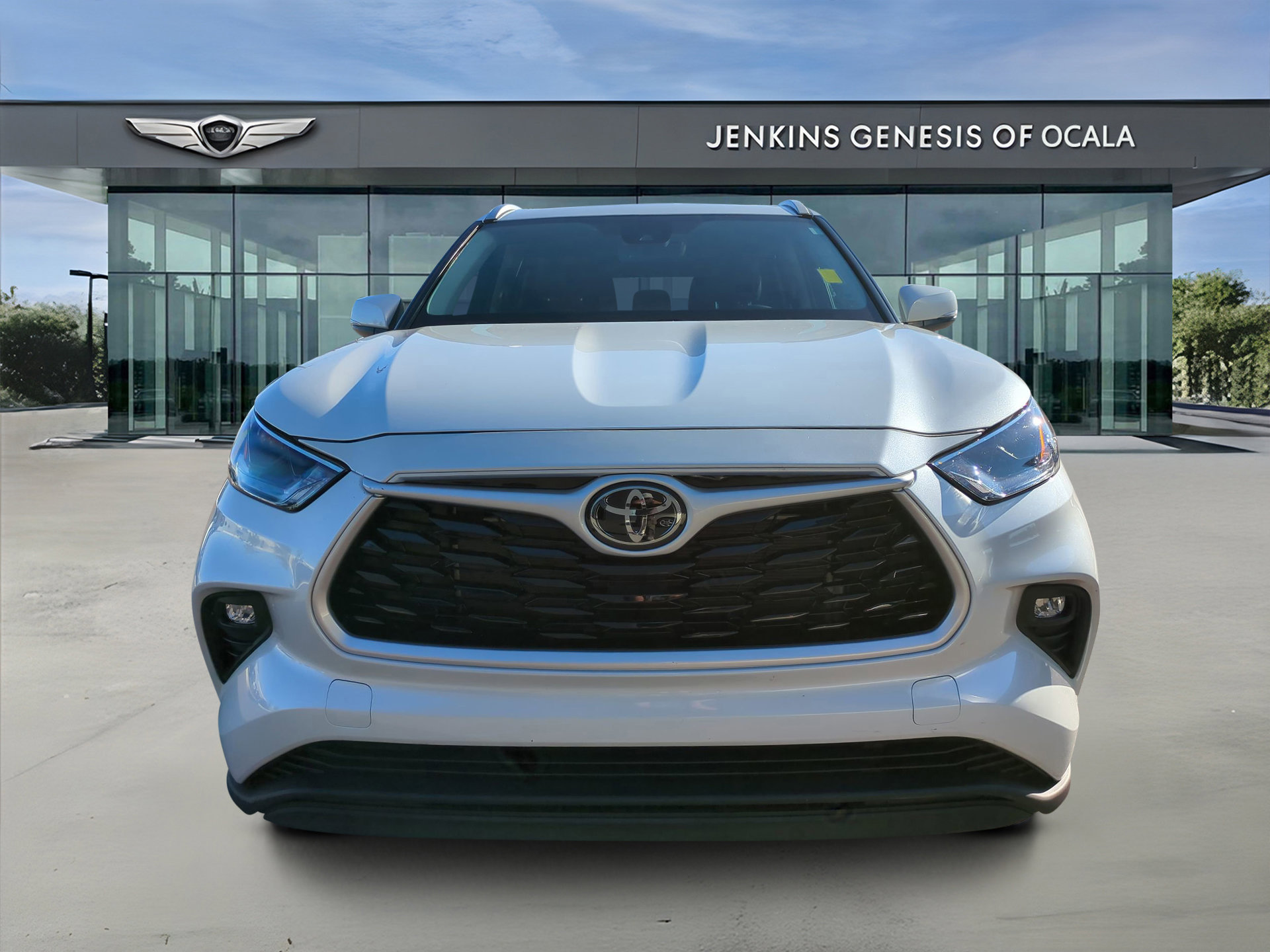 Used 2022 Toyota Highlander XLE image 8