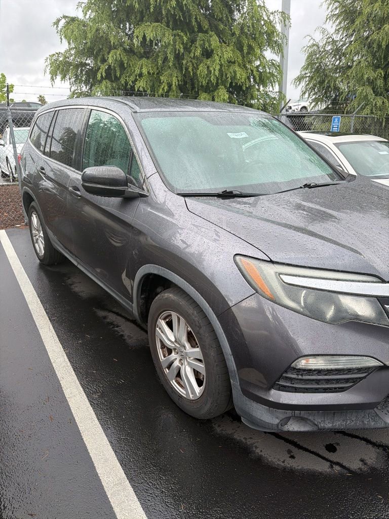 Used 2018 Honda Pilot LX image 3