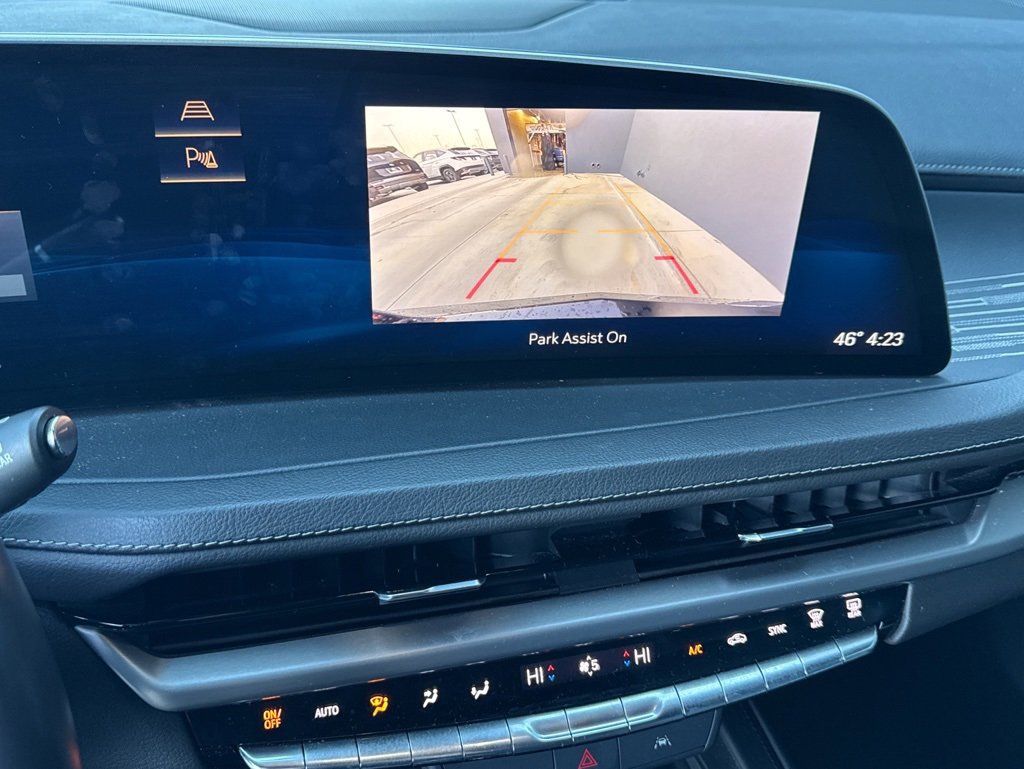 Used 2024 Cadillac XT4 Premium Luxury image 7