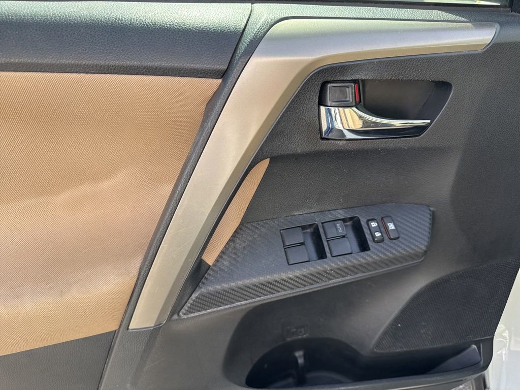 Used 2015 Toyota RAV4 XLE image 16