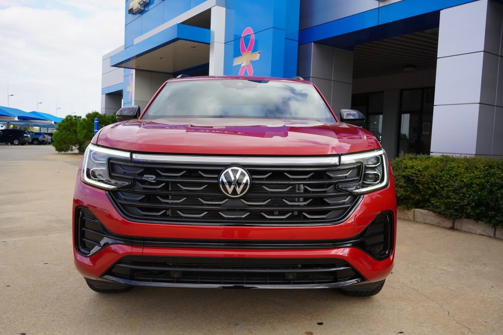 Used 2025 Volkswagen Atlas Cross Sport SEL R-Line image 3