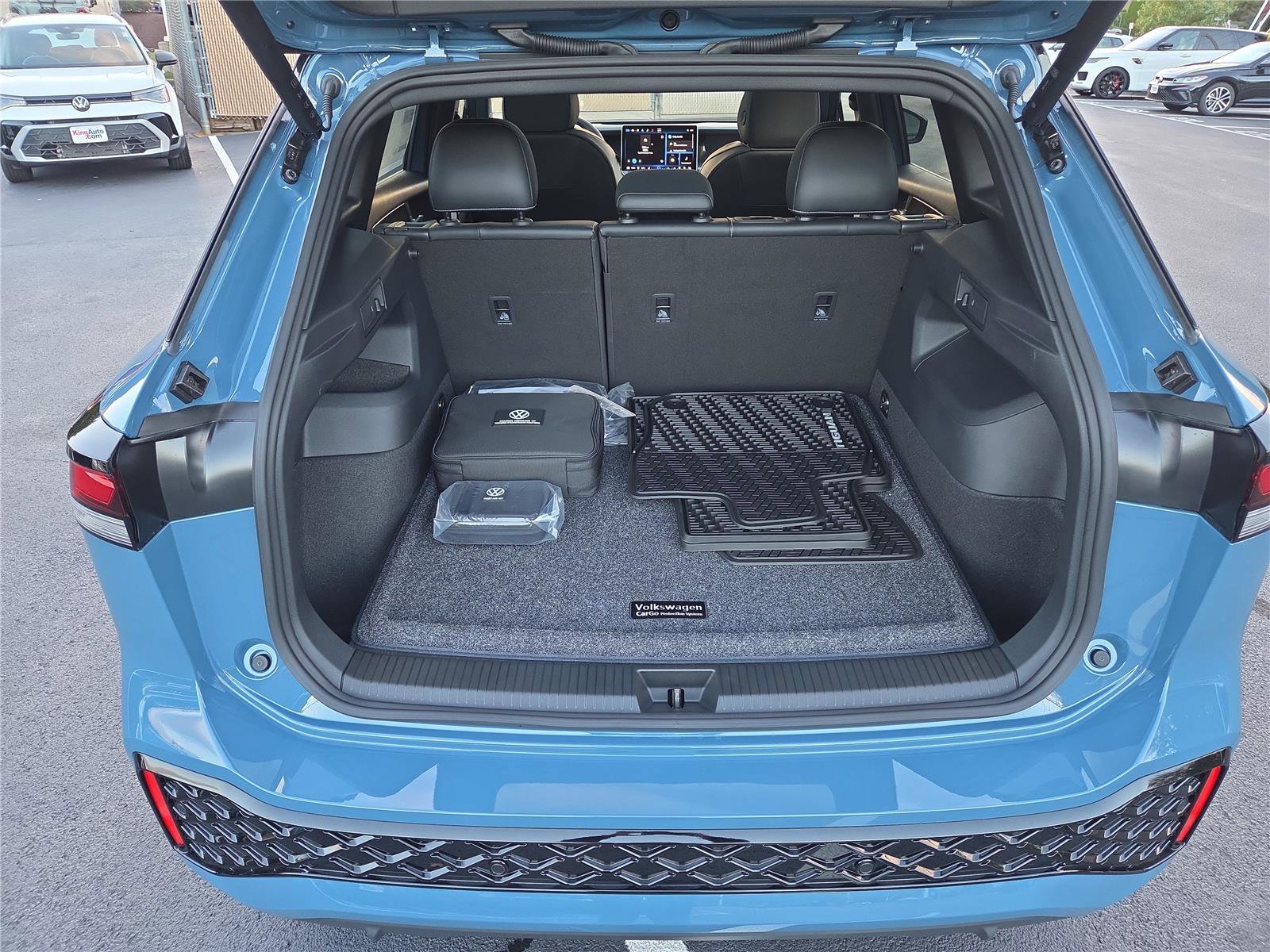 New 2025 Volkswagen Tiguan SE R-Line image 26