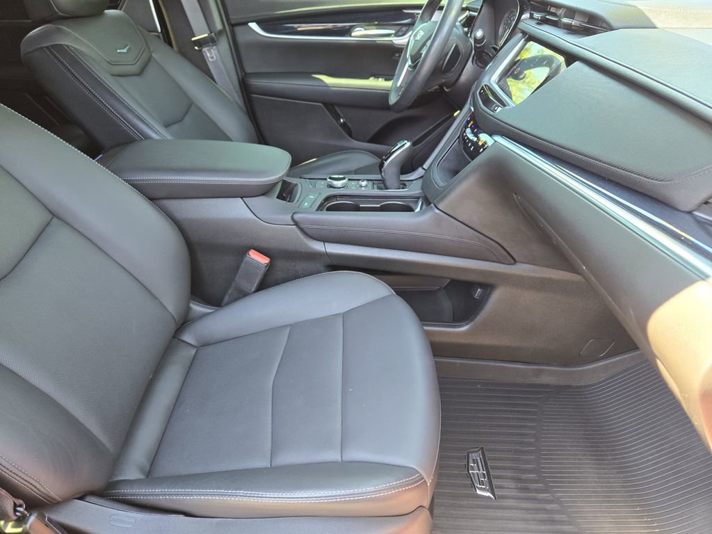 Used 2024 Cadillac XT5 Premium Luxury w/ Technology Package FWD image 15