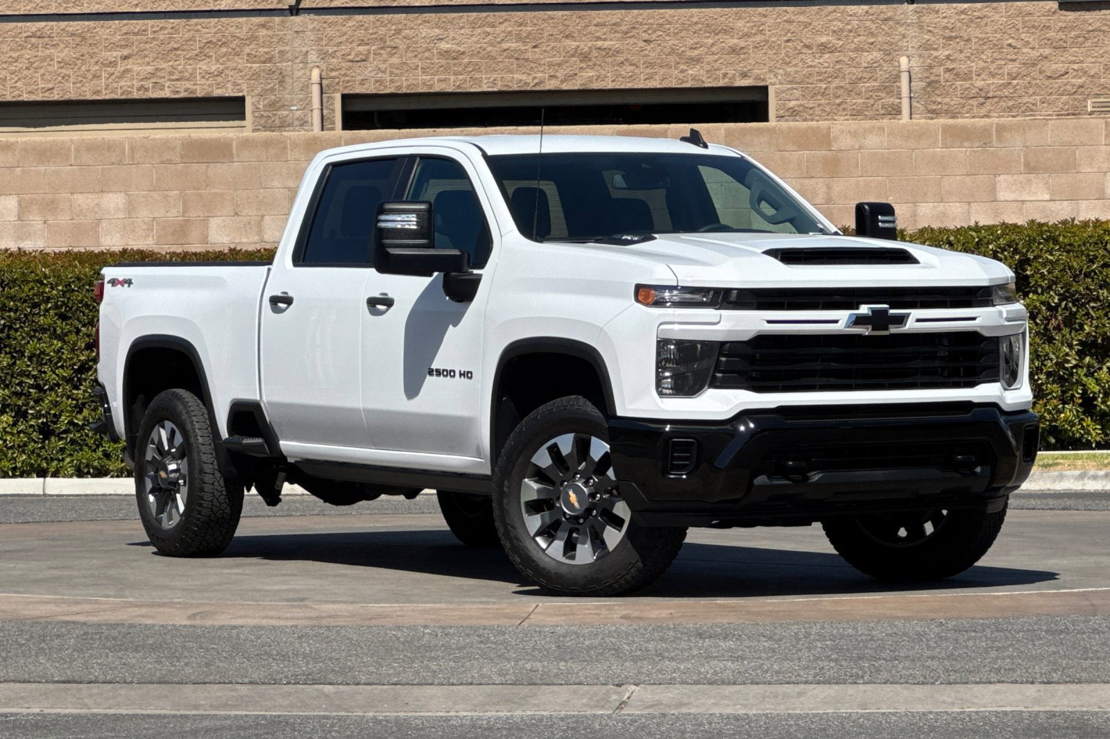 Used 2024 Chevrolet Silverado 2500 Custom w/ Custom Value Package AWD/4WD image 2