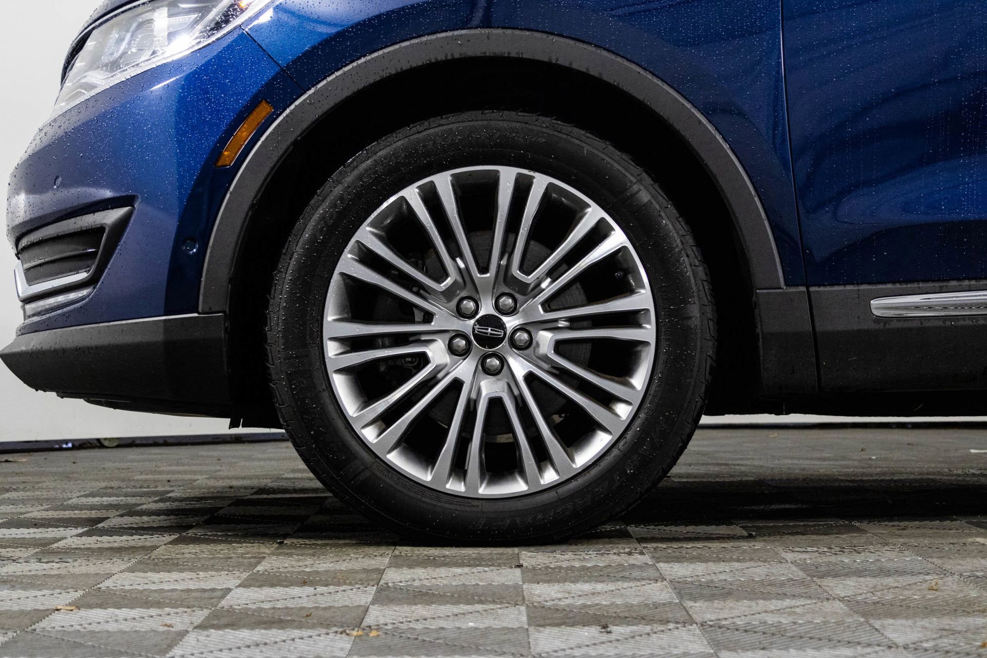 Used 2017 Lincoln MKX Reserve image 45