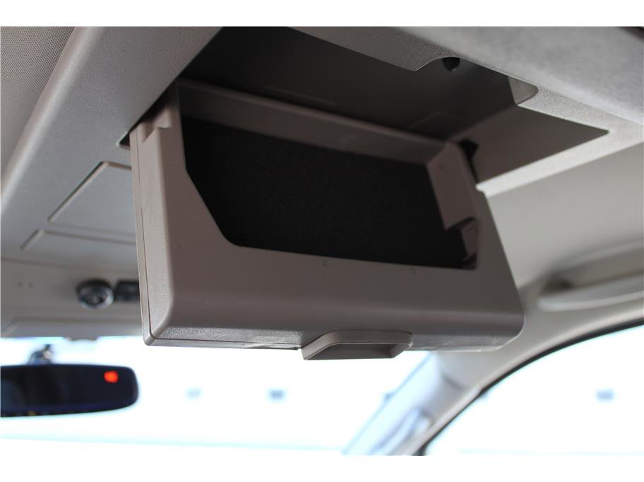 Used 2015 Nissan Armada SV image 38