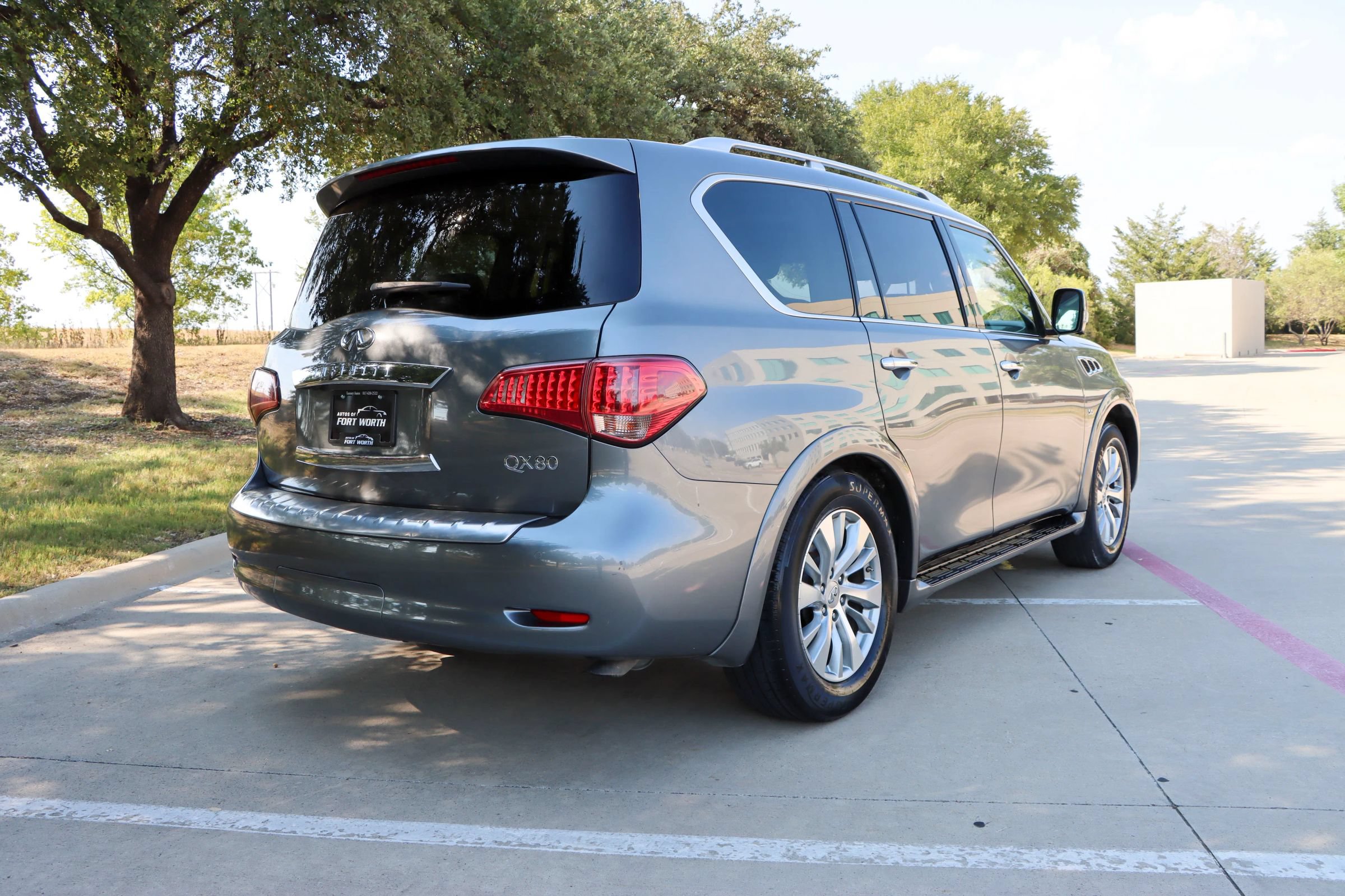 Used 2017 INFINITI QX80 4WD image 7
