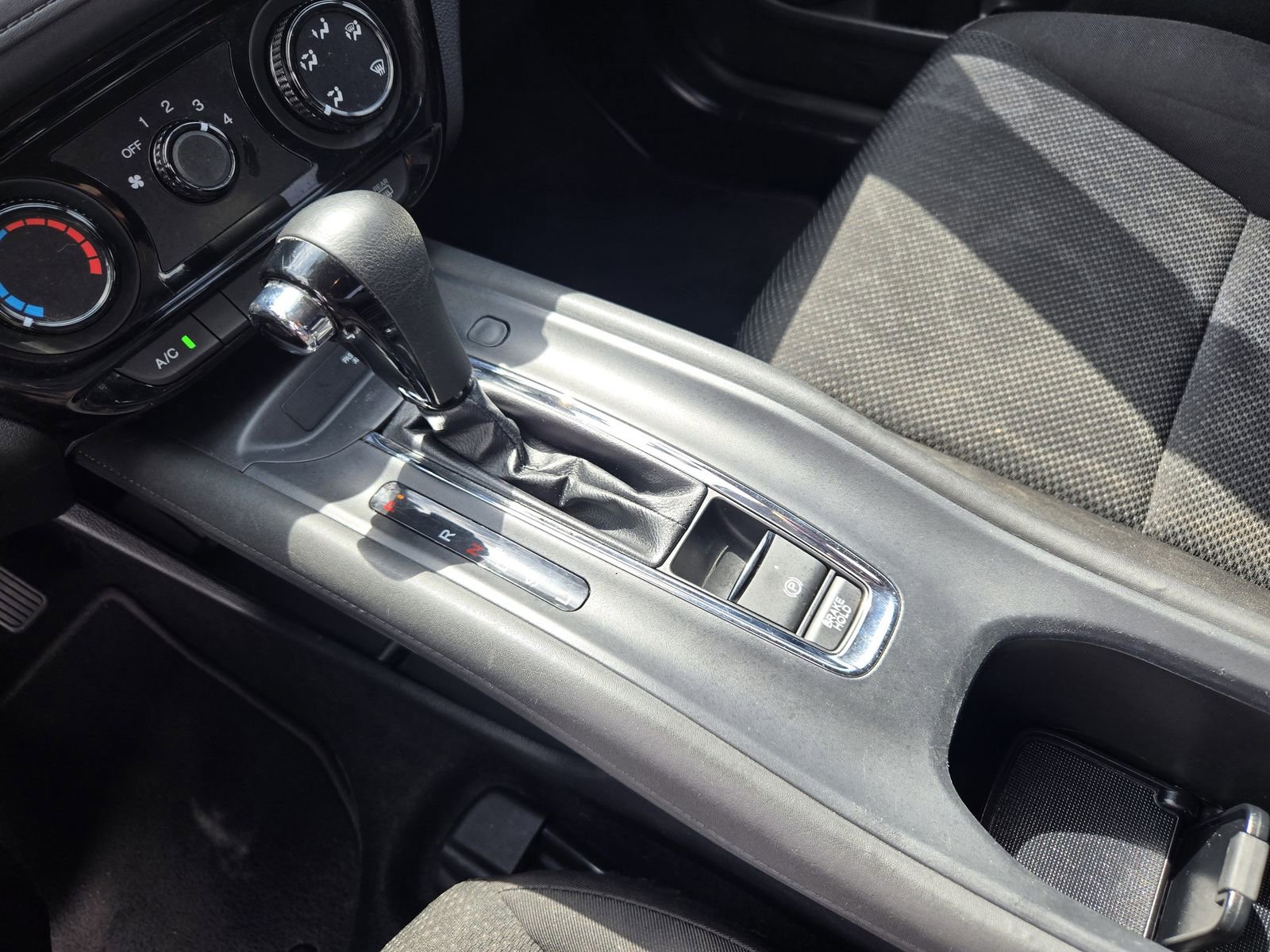 Used 2018 Honda HR-V LX image 18