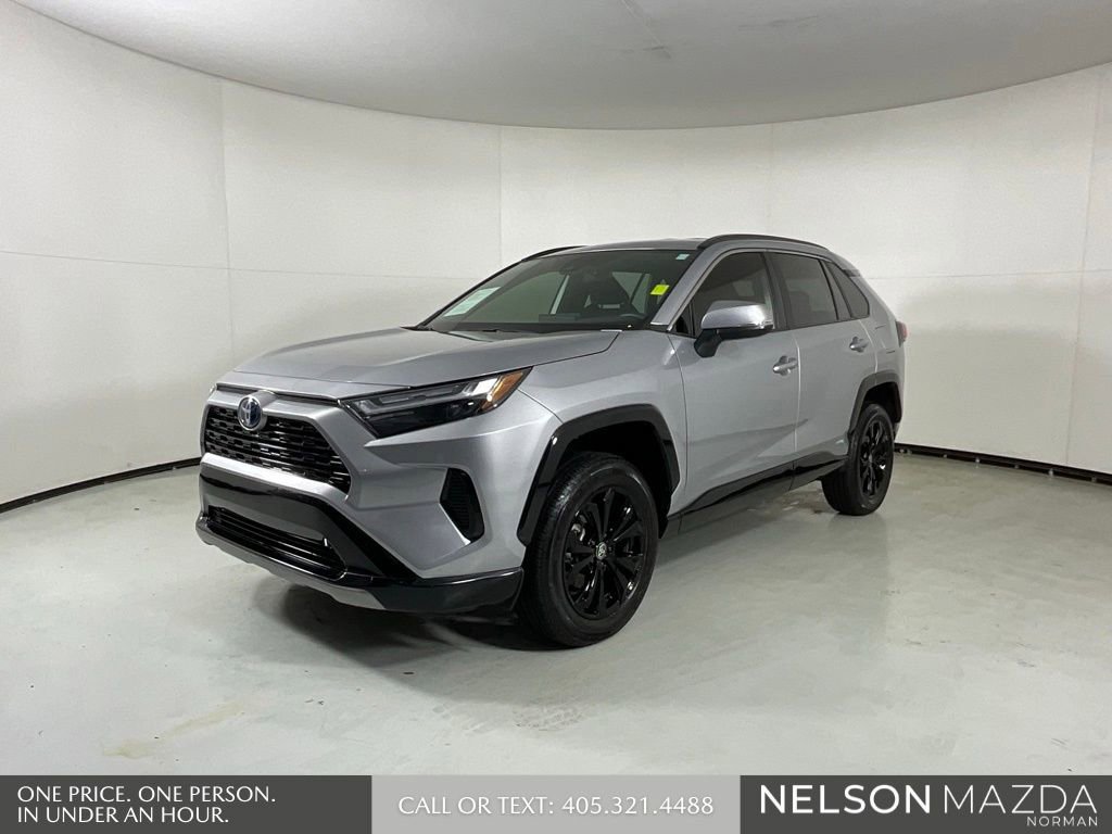 Used 2024 Toyota RAV4 SE AWD/4WD image 3