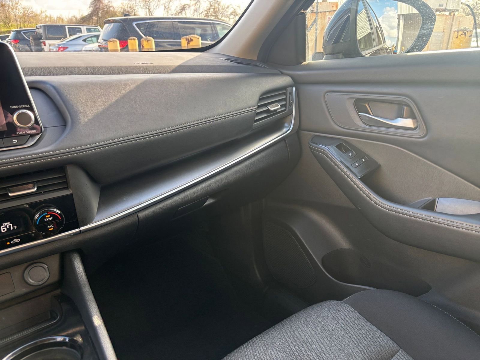 Used 2025 Nissan Rogue SV FWD image 37