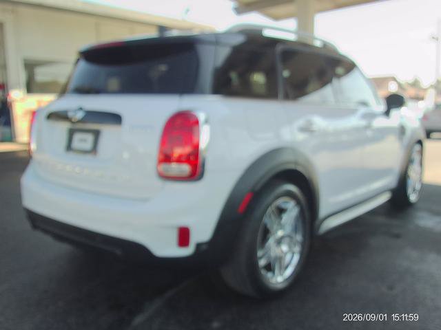 Used 2017 MINI Cooper Countryman FWD image 3