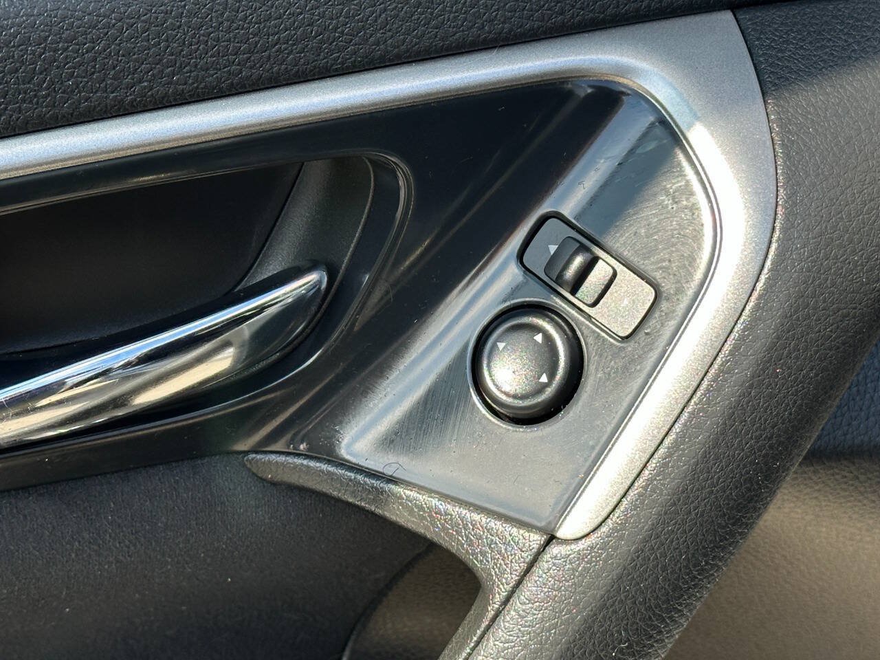 Used 2014 Nissan Altima 2.5 SV FWD image 10