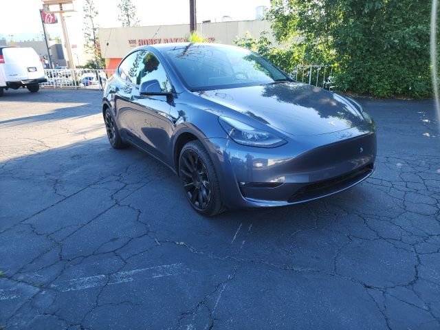 Used 2023 Tesla Model Y Standard Range 4D Sport Utilit image 2